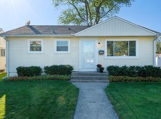2224 Magnolia St, Des Plaines, IL 60018