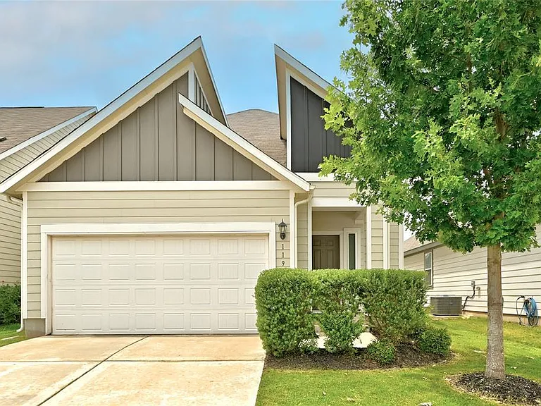11921 Cimaizon Dr — Photo 1