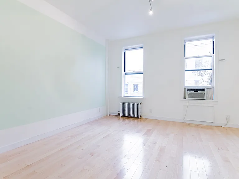 67 Jewel St #2R — Photo 2