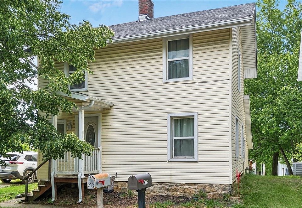 1st image of 212 W Main St