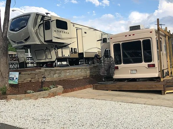 103 Brit Ln, New London, NC 28127