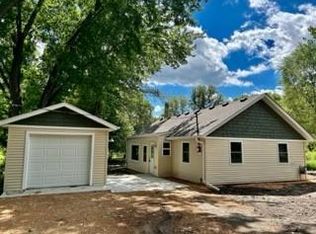 9 Westwood Cir, Minnetonka, MN 55305