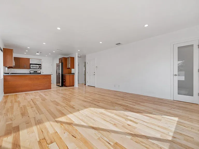 1117 S Cochran Ave #4 — Photo 12