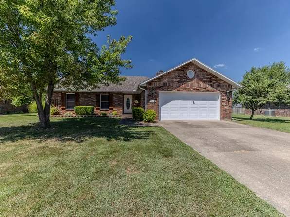2115 S Hedgewood Drive, Bolivar, MO 65613