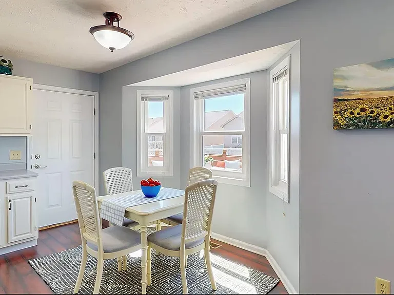 2610 Carrington Ln — Photo 7