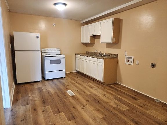 5th image of 870 Central Ave NE