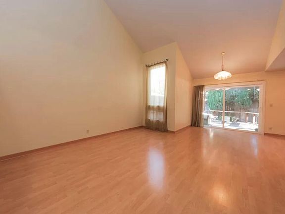 4th image of 1570 Theo Dr