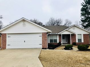 100 Claretta Dr, Roland, OK 74954