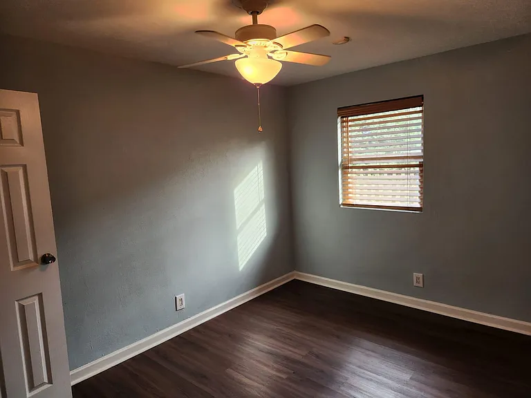 1287 Wylie St SE — Photo 3