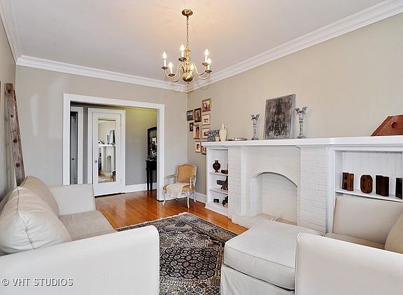4th image of 1337 W Albion Ave APT 3E