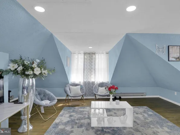 228 Pleasant St E, Hammonton, NJ 08037