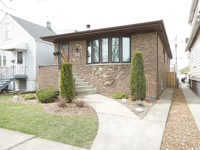 6140 S Knox Ave photo 1