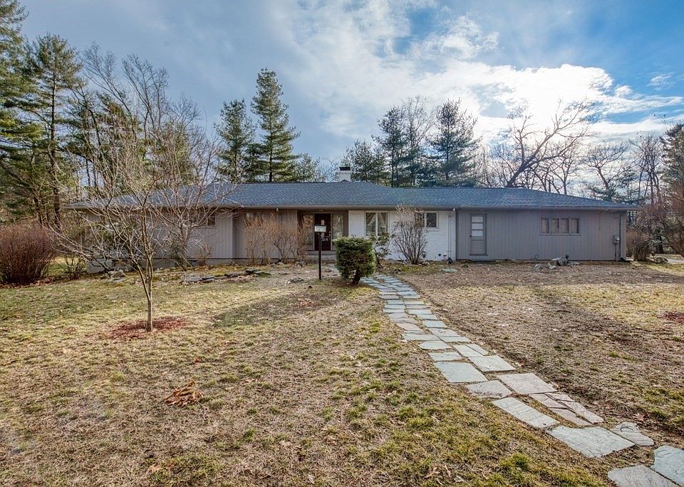 215 Pinewood Dr, Longmeadow, MA 01106 | Zillow