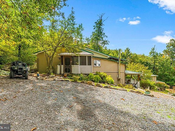2nd image of 1819 Hoffmaster Rd