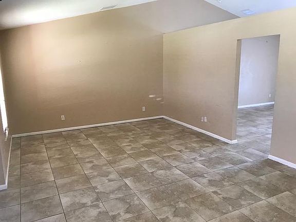 4th image of 2589 SW Hinchman St