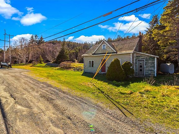 4th image of 316 Main Road