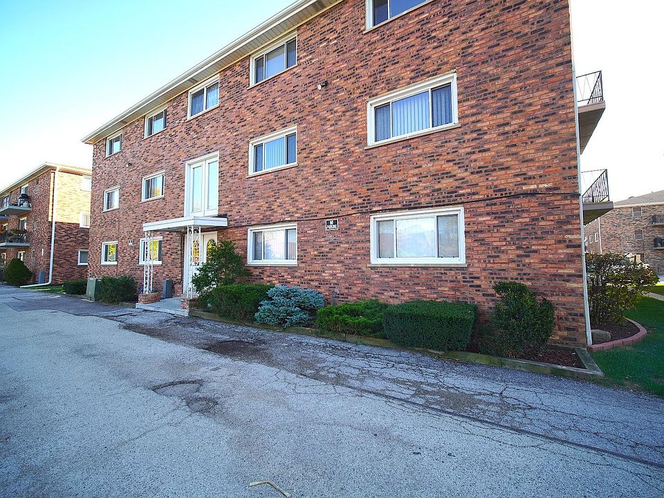 1st image of 5842 W 76th Pl Unit 101