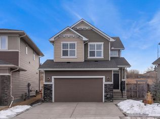 126 NE Crestridge Vw SW, Calgary, AB T3B1G8