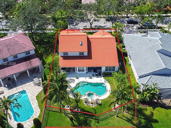 3rd image of 2613 Oakbrook Dr