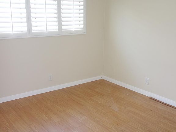 4th image of 3656 Clarington Ave APT 2