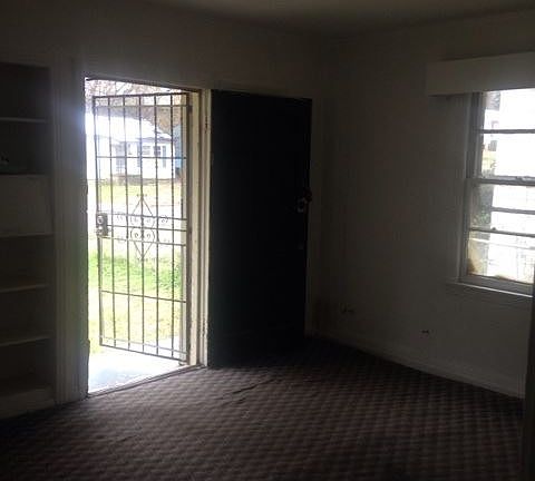 2nd image of 3912 Huston St