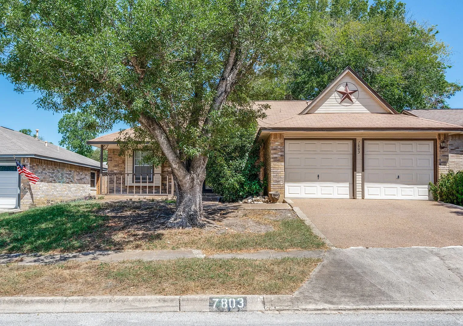 Beautiful Single-Story Home In Woodcrest — Photo 3