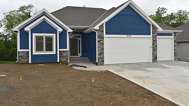 1st image of 2502 Windmill Cir