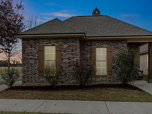 2nd image of 401 S Montauban Dr
