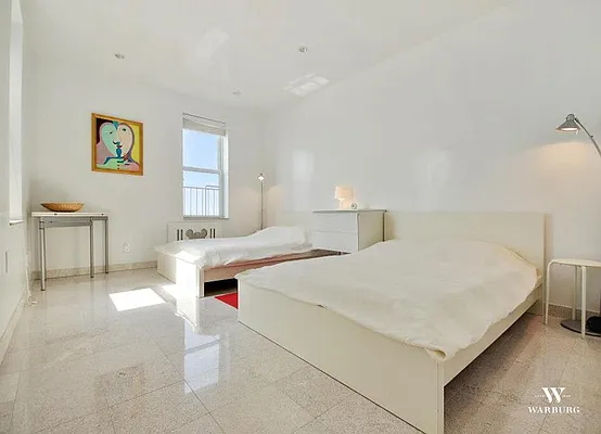 Sold by Warburg | media 13