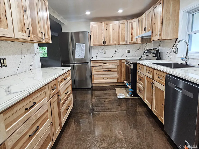 748 Greenville Tpke — Photo 5