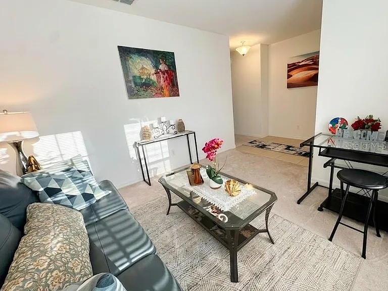 643 Samuel Pl — Photo 3