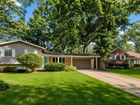 49 Briarcliff Rd, Montgomery, IL 60538