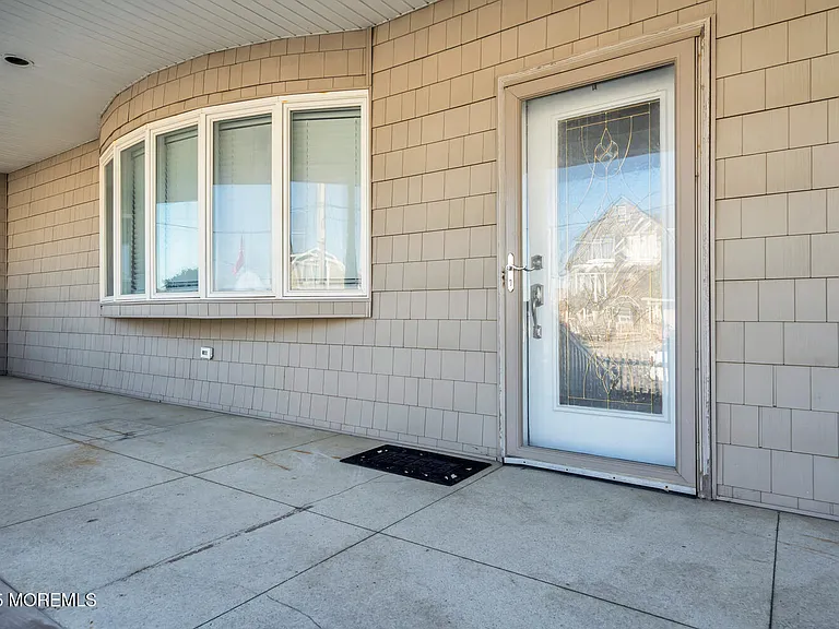 115 N Ocean Ave — Photo 6