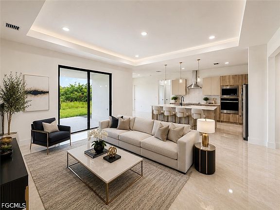 4th image of 8022 Sunrise Cir