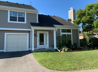 1258 N Knollwood Dr, Palatine, IL 60067