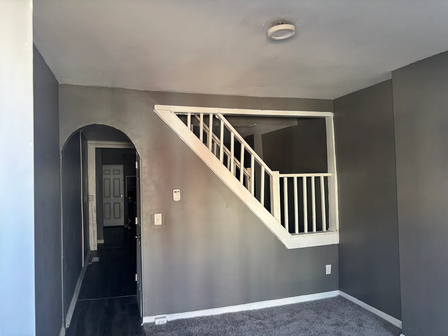 3 bed, 720 sqft, $1,350 — Photo 2