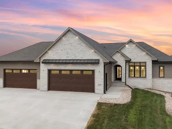 2505 S Meadowview Ave, Sioux Falls, SD 57110