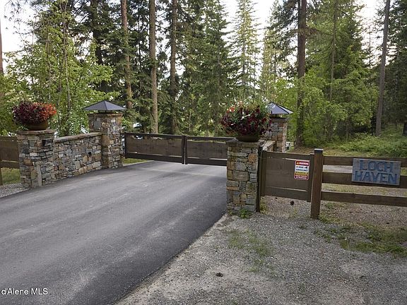 2nd image of 552 Loch Haven