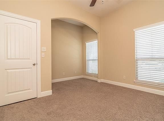 4th image of 4000 Pecan Trails Dr