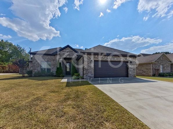 108 Kamarie Ln