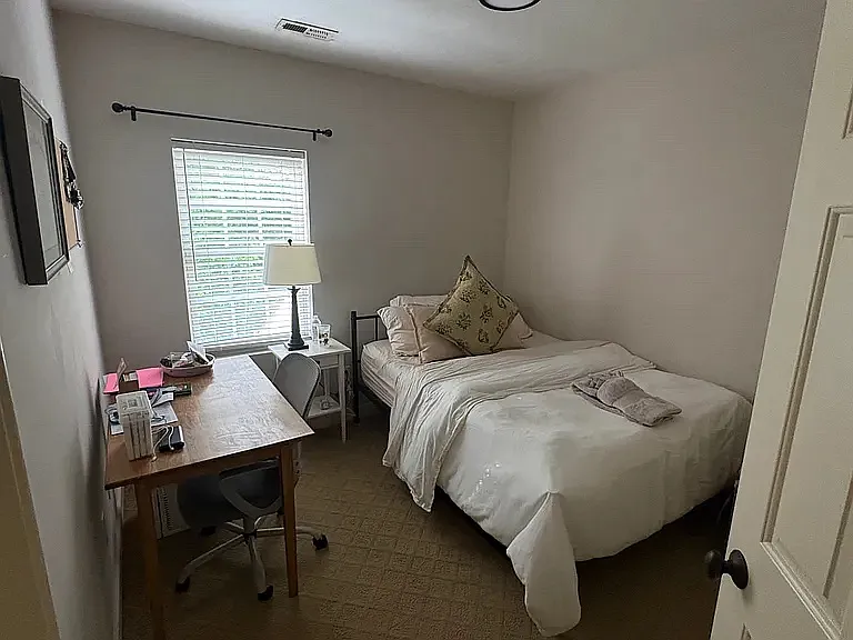 1109 Wake Forest Rd #B — Photo 12