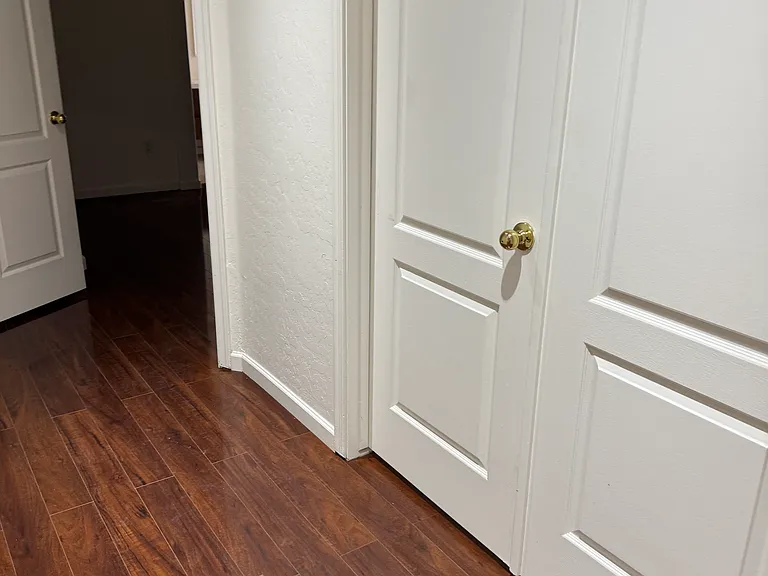 1727 E Pontiac Dr — Photo 29
