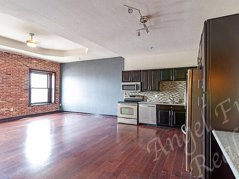 Tennison Lofts — Photo 43