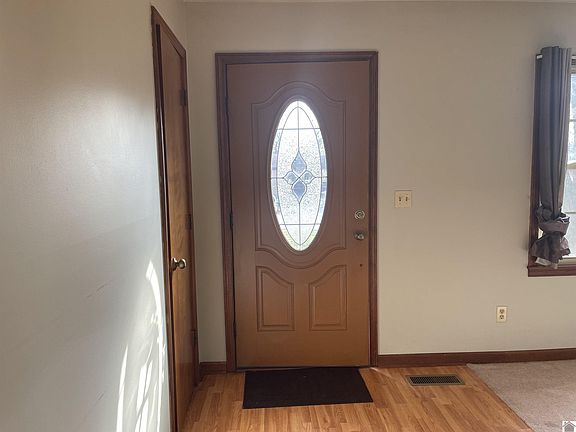 3rd image of 217 Briarfield Ln