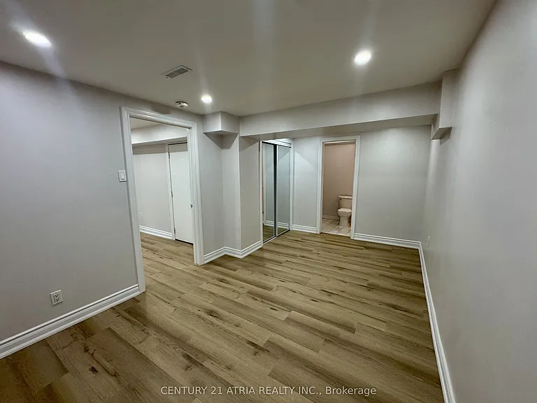 6 Woodward Cres #BASEMENT — Photo 9