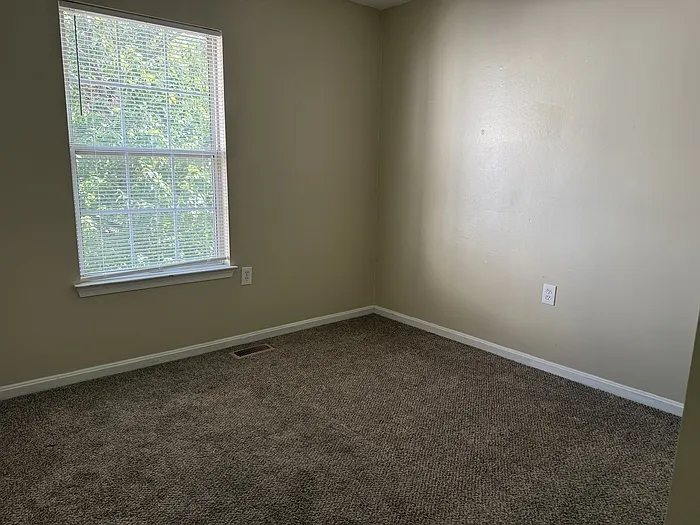 1323 Hampshire Dr #1 — Photo 10