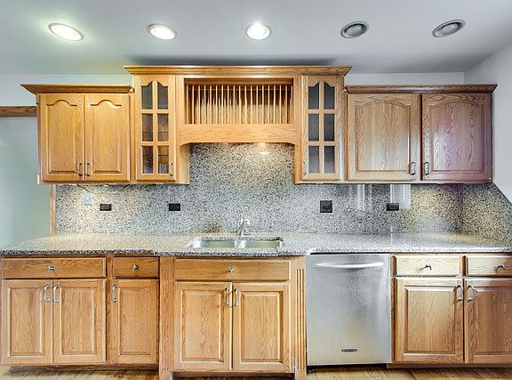 4th image of 10805 S Laporte Ave