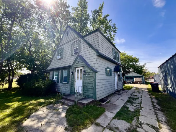 738 Washington Ave, Holland, MI 49423