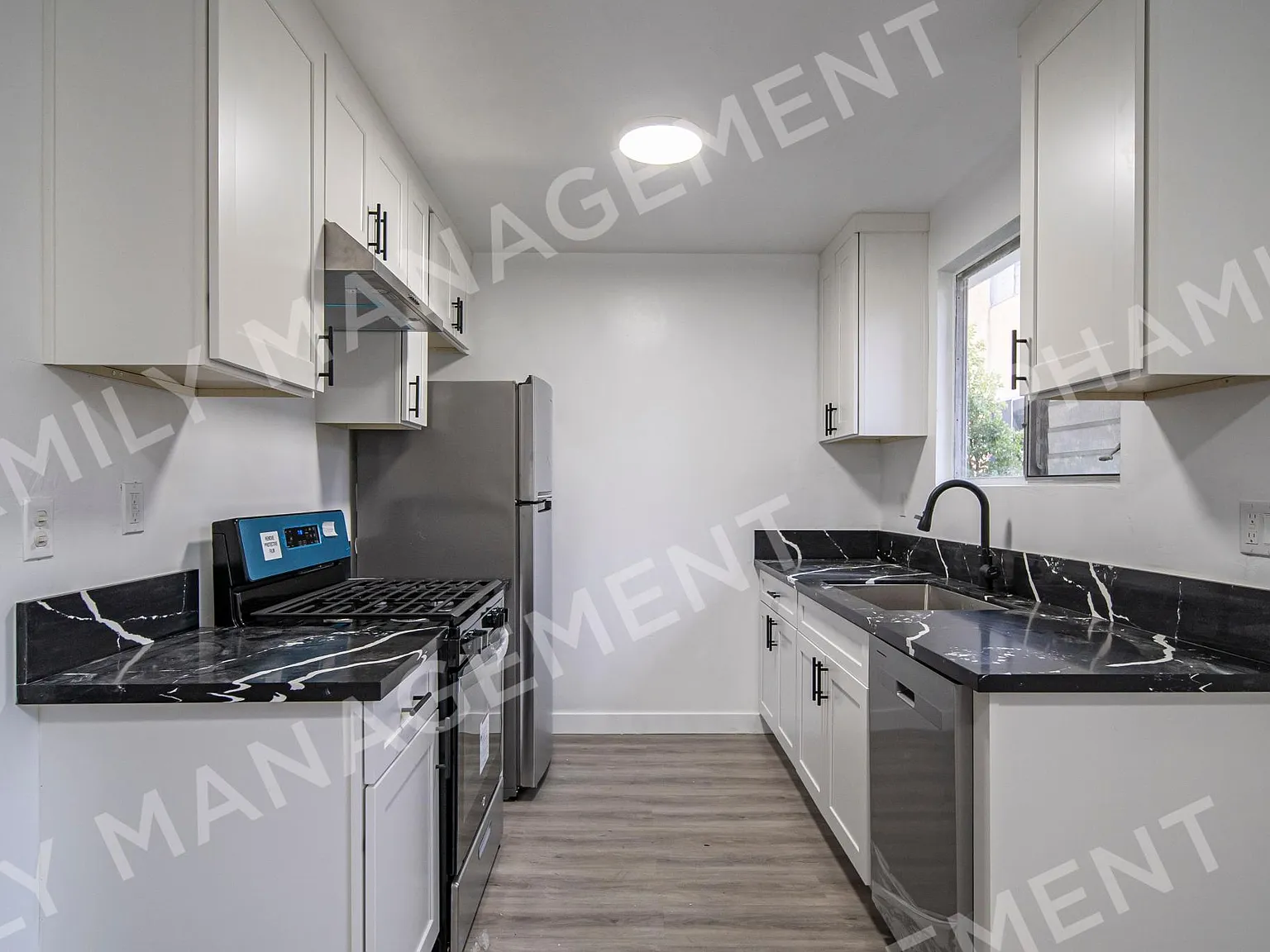475 S Los Robles Ave — Photo 4