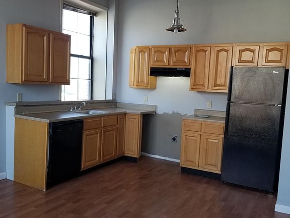 5th image of 499 Washington St #605